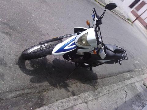 Vendo Moto Tx Empaire 200 Año 2013