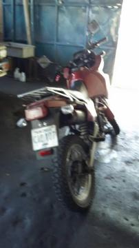 Vendo Moto SUZUKI DR 650 1997