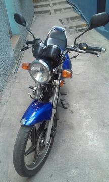 Moto Suzuki en