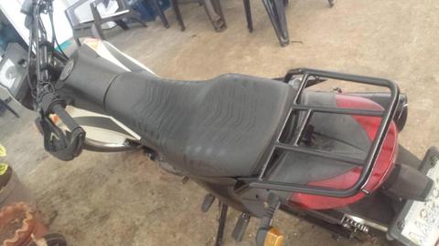 Se vende moto tx 2010