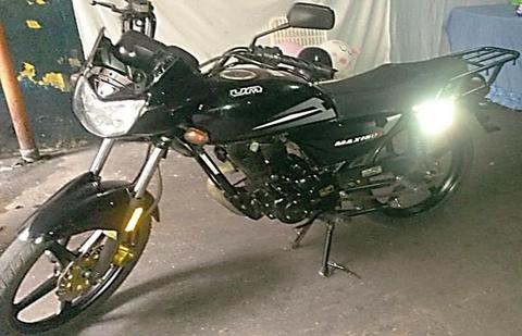 Moto um max Jaguar 150 año 2014