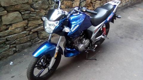 Se vende hj cool en perfecto estado llamar al 04242147846