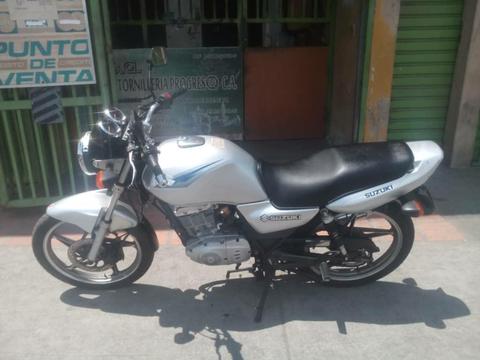 Vendo Mi Hermosa Moto Suzuki en 2012