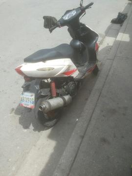 Vendo Moto en 250000000 Legalito