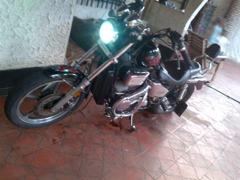 moto honda shadow 750cc