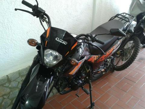 Moto Um Dsr 200