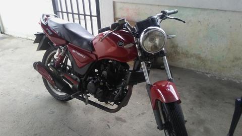 Vendo moto por motivo de viaje speed 200