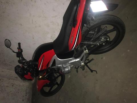 Vendo bella moto bera 200