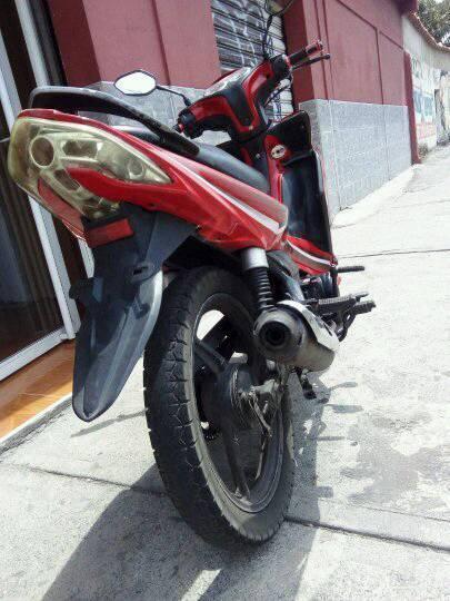 VENDO MOTO AÑO 2013 PAPELES AL DIA