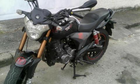 vendo moto Rkv 200