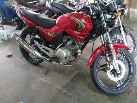 Vendo moto como nueva yamaha 04140820235