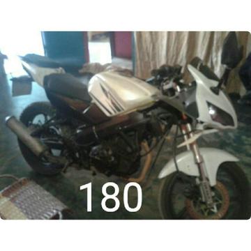 Moto R1 Bera 200