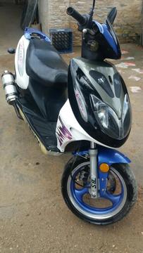 Vendo Moto Bera