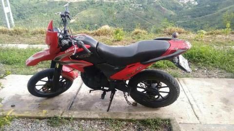 Moto Dt Bera 200