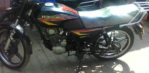 Vendo HJ año 2014 . Buen precio