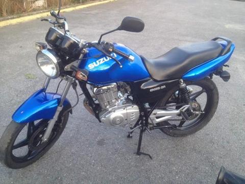 SUZUKI EN 125 AÑO 2013