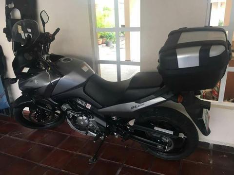 Vendo Vstrom 650 2014