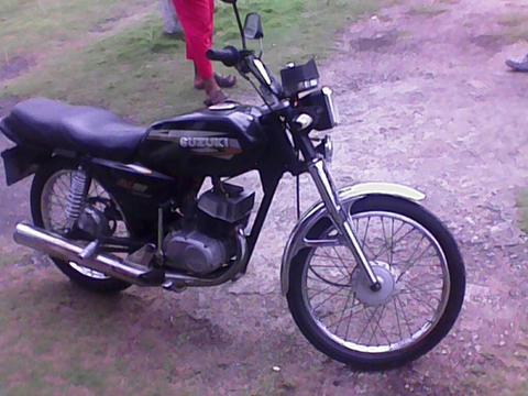 Suzuki Ax 100