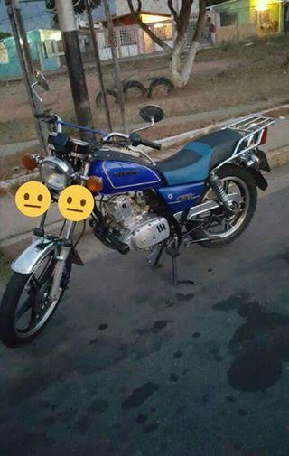 SUZUKI 125GN AL PELO