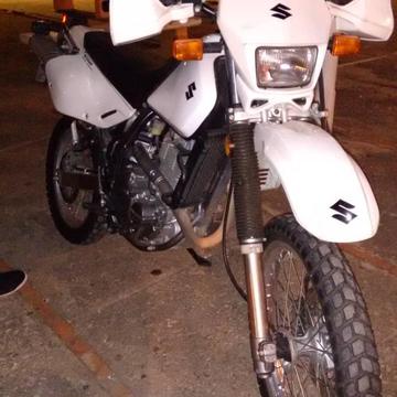 Suzuki DR 650cc 2012 como nueva