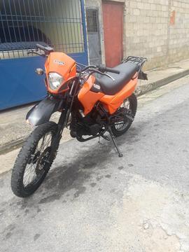 Moto Um 200