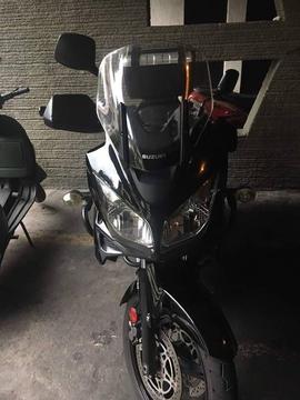 SE VENDE MOTO VSTROM 1000