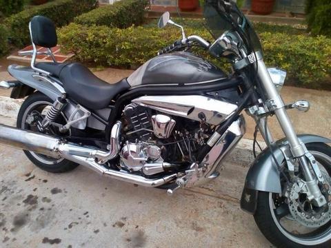 Se Vende Moto Koreana Hyousung 650cc