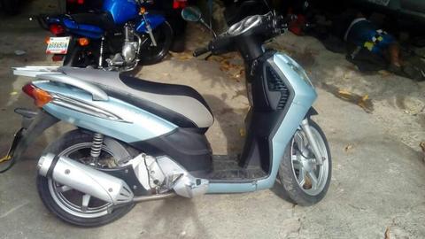 Vendo Moto Automatica