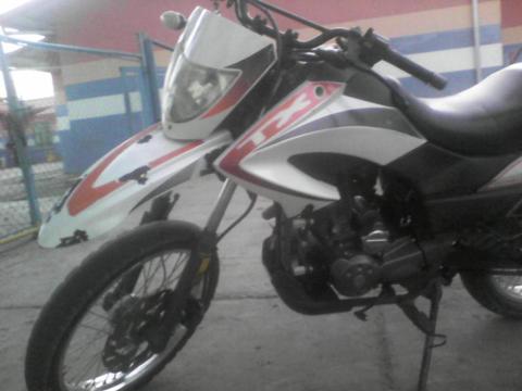 Vendo moto tx200 2012 04245240269 04261553425
