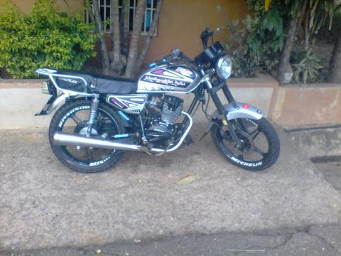 moto bera socialista 150