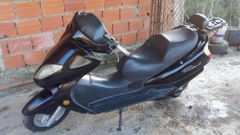 VENDO O CAMBIO MOTO MAXI SCOOTER