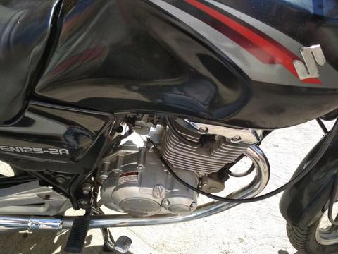 vendo moto en suzuki 125