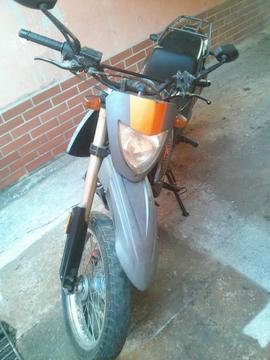 MOTO EMPIRE TX 200