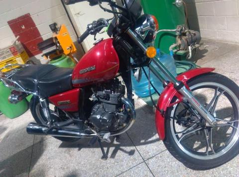 SE VENDE MOTO EMPIRE AÑO 2013