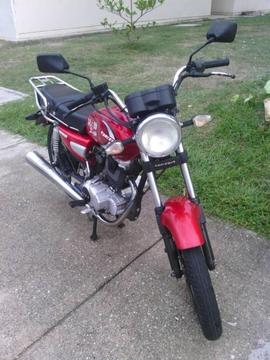 A LA VENTA BELLA MOTO BERA 200