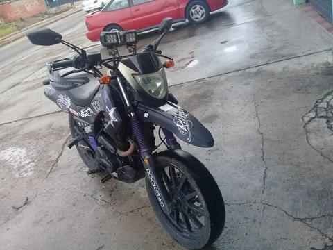 se vende moto TX