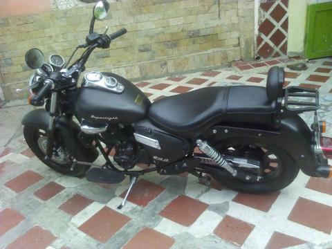 Vendo Moto Empire Superligth 200