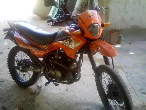 Moto Um 2010