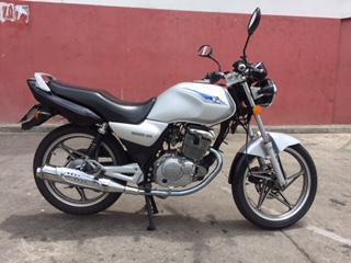 Se Vende Moto Suzuki EN125 años 2012