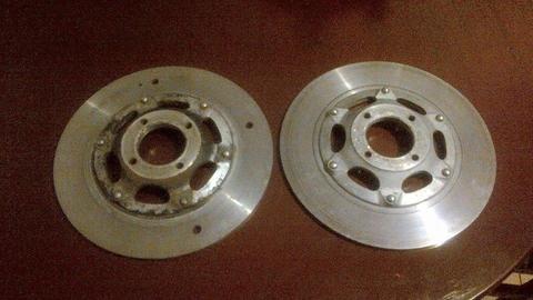 Se venden discos de frenos originales de Moto Honda 250 o 400cc