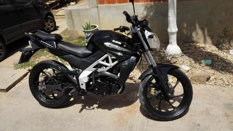 UM XTREET 230 VENDO O CAMBIO POR MOTO CHOPPER