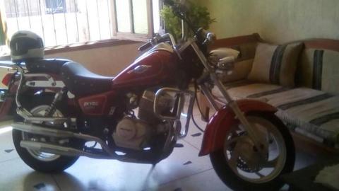 VENDO MOTO SUPER SHADOW SKYGO 2012