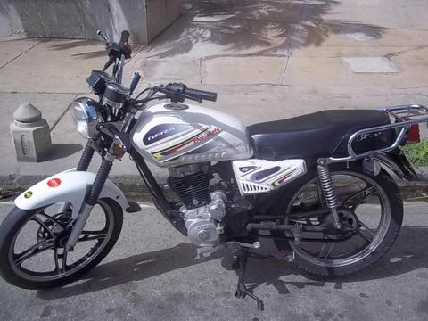 se vende moto bera