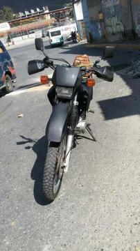 Vendo Exelente Moto Lista para Viajar