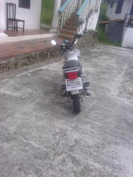 SE VENDE MOTO BERA SOCIALISTA MOTOR 150 . AÑO 2013