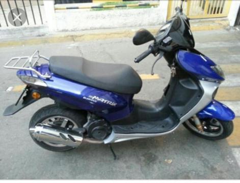 se vende moto matrix 2011