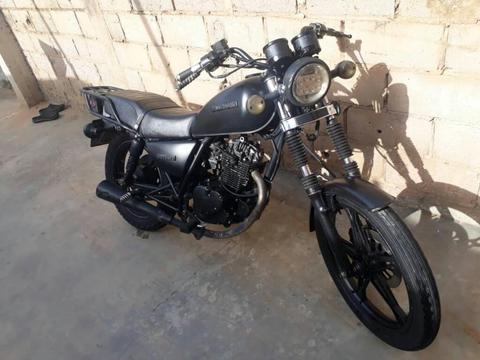 Moto Suzuki