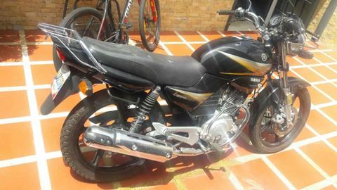 Vendo Moto Yamaha 2016