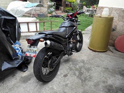 moto loncin lx 200cc año 2009