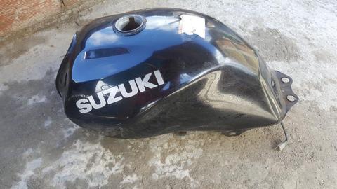 Tanque Suzuki en 125